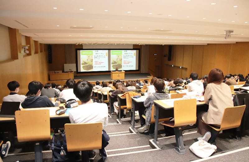 関西大学でCSR特別講義を実施