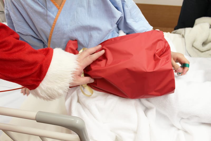 「サンタスマイル活動」を実施