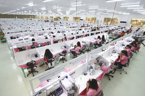 Wig Production in Global Factory