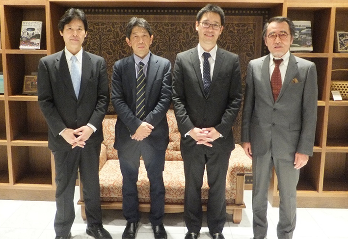 左から 猪股先生、後藤先生、平塚先生、倉田先生