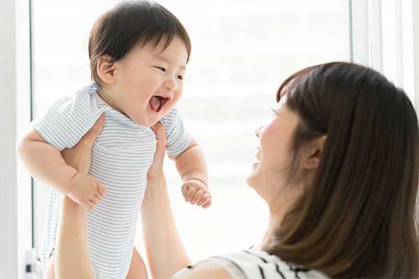 出産後の抜け毛の原因は 子供を産むと薄毛になる カミわざ