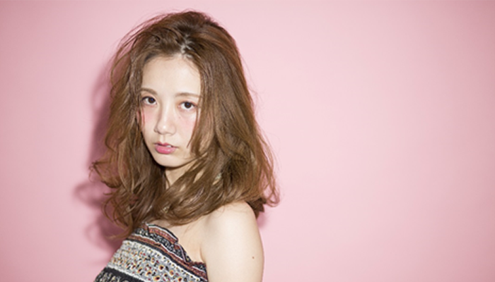 おでこが広い女性必見 かわいい前髪のヘアアレンジ法をご紹介 カミわざ